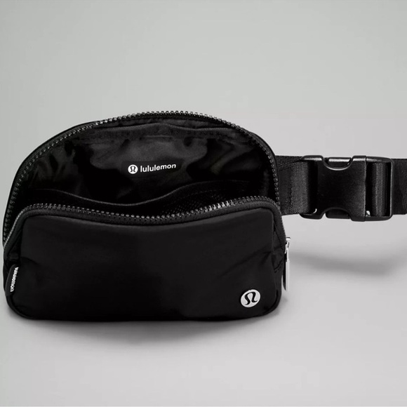 Lululemon Everywhere Belt Bag - Picture 1 of 7